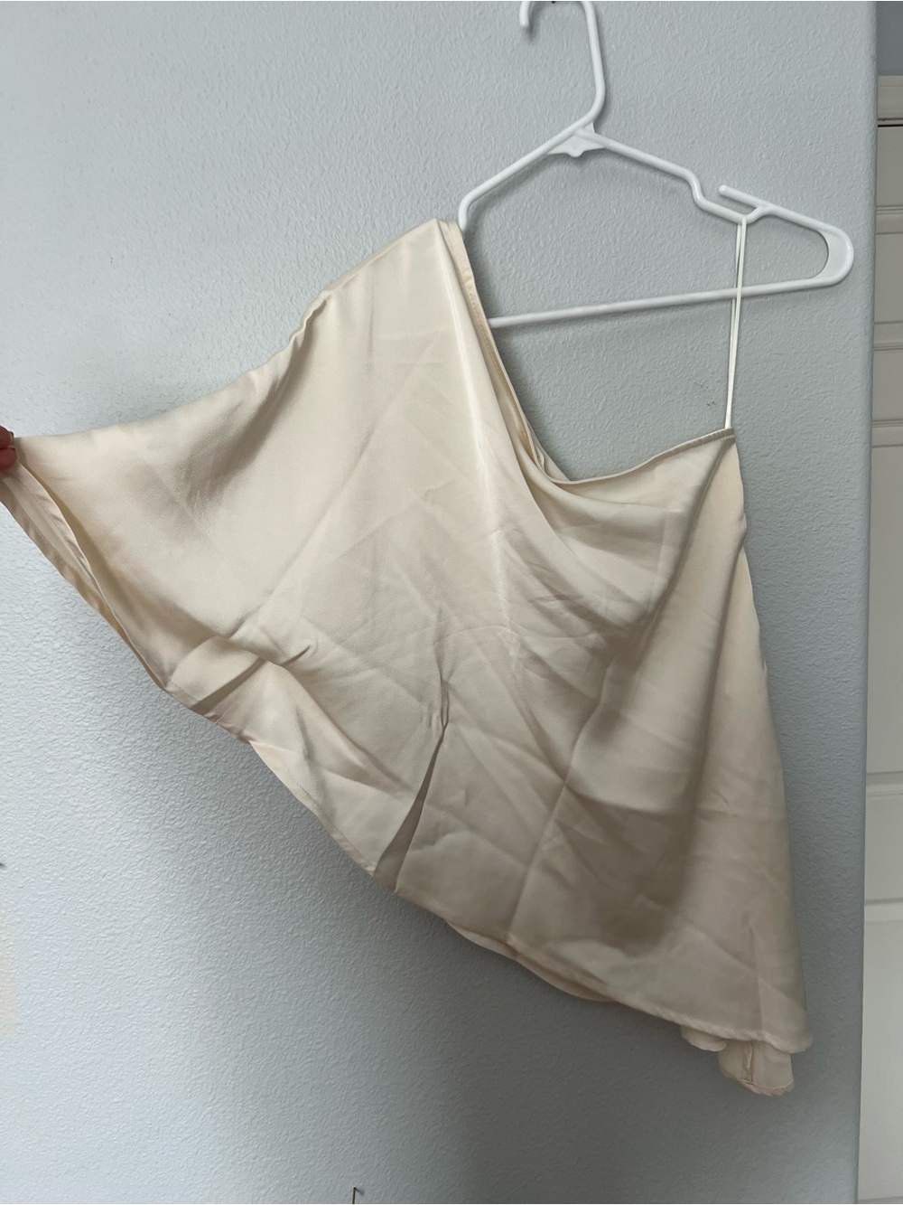 12th Tribe Anya Ivory One Shoulder Asymmetric Top - Picture 11 of 13